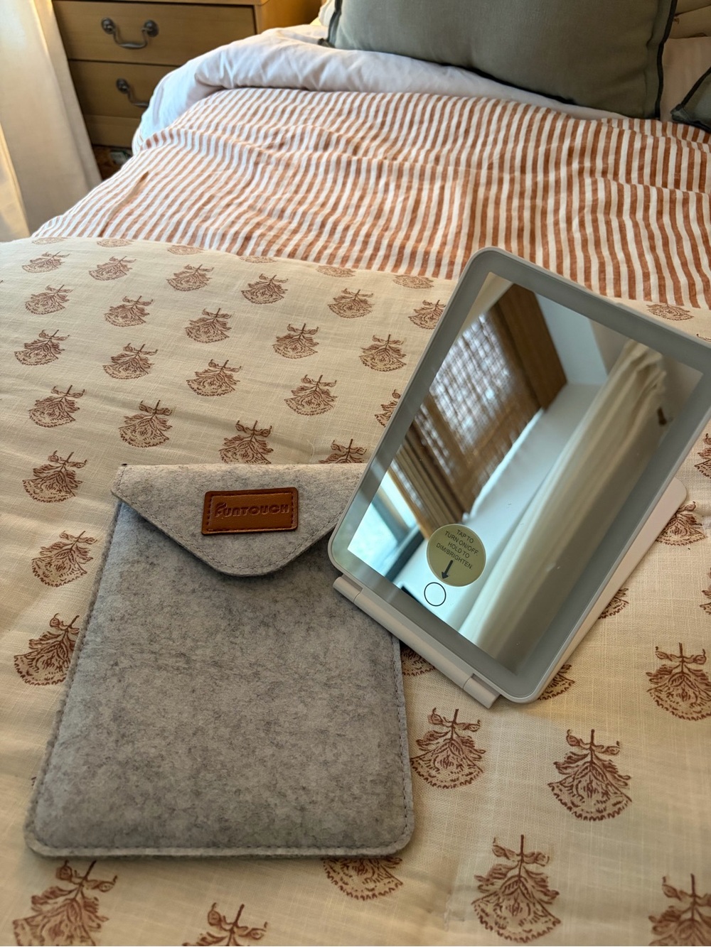 Lighted Folding Vanity Mirror with Grey Felt Pouch - Unbranded